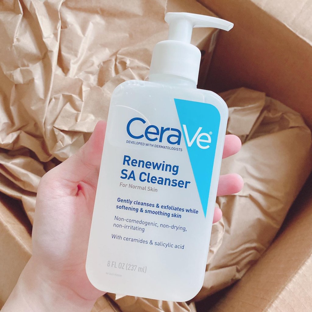 Sữa rửa mặt CeraVe Renewing SA Cleanser
