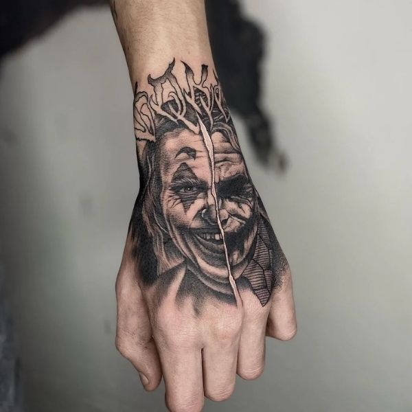 Tattoo joker bàn tay độc đáo